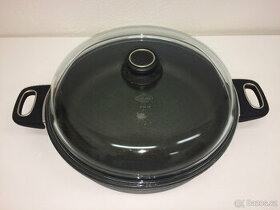 Kvalitní kastrol s pokličkou 32 cm