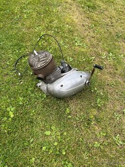 Motor Jawa Pérák 250