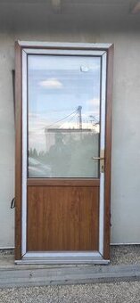 Nové plastové vchodové dveře 98x225 cm – zlatý dub / bílá