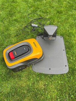 Stiga A1500 - předváděcí bezdrátová robotická sekačka