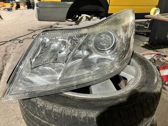 Prodám na Škoda Octavia 2,  světla xenony