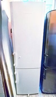 Vysoká lednice Liebherr 2 m.