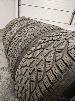 Zimní Pneu 235/45 R18