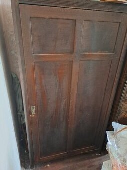 Skříň starožitná