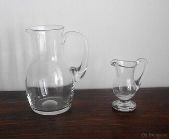 Skleněné džbánky - 2 kusy