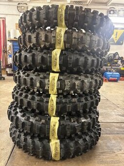 Enduro, Cross pneu - 1