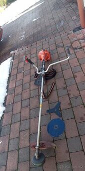 Křovinořez Oleomac 725T.