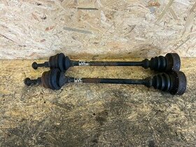 ZADNÍ POLOOSY AUDI A6 C5 4X4 4B0501203C