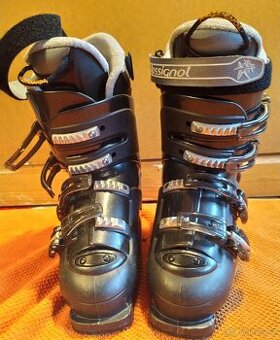 Nabízím dámské lyžáky Rossignol AXIUM 25,5