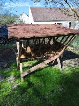 krmelec pro ovce, kozy