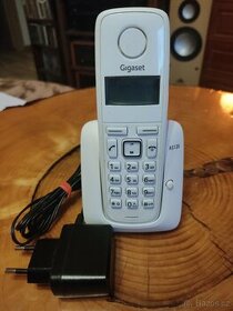 Bezdrátový telefon Gigaset AS120 bílý.