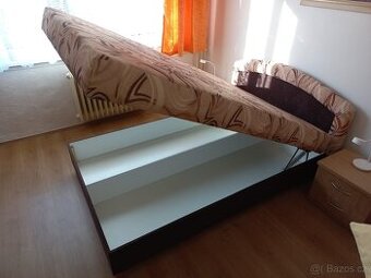 Postel 140 x 200 s úložným prostorem