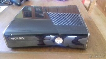 prodám play station X Box 360 Microsoft
