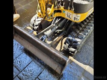 Minirypadlo Komatsu