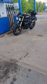 Triumph speed triple 1050 - 1