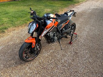 KTM Duke 790