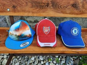 Kšiltovky, čepice Arsenal, Chelsea a Horsefeathers