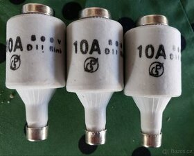 vintage pojistky. 10 amp. 25 kusů. jako nový