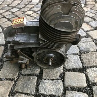 Prodám motor na velorex - 1