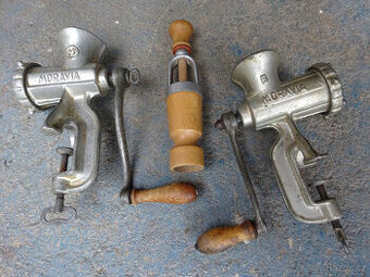 Mlýnky na maso a zátkovačka