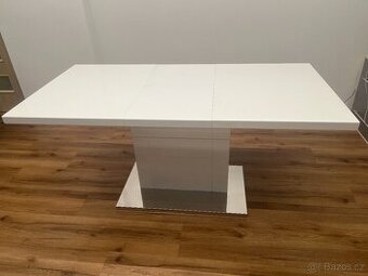 Jídelní stůl , Ludgeřovice