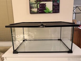 ⸻  🦎 Prodám terárium Repti Planet + výbavu 🦎