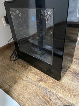 PC + monitor iiyama -plně funkční