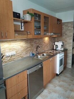 Kuchyňská linka/sestava vč. spotřebičů