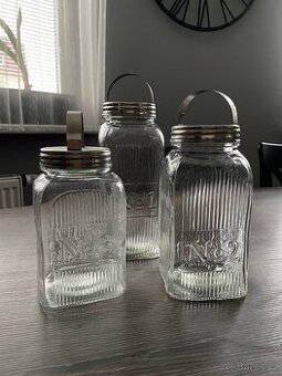 3 zajímavé skleněné dóza