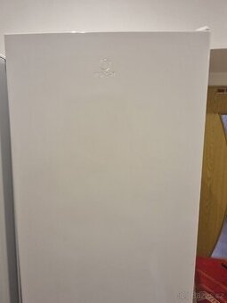 Prodám lednici s mrazákem INDESIT