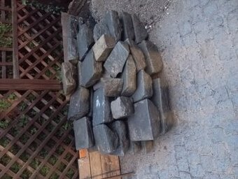 žulové dlažební kameny