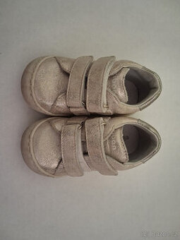 Dívčí obuv vel. 20 a vel. 21