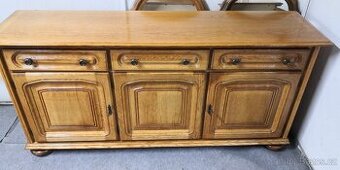 Rustikální masivní komoda-dubová
