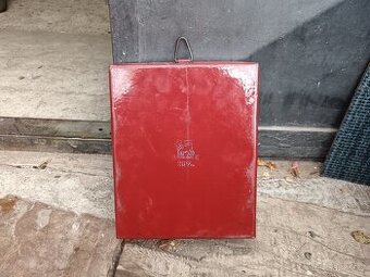 Starý smaltovaný pekáč