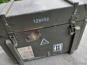 vojenská dřevěná bedna