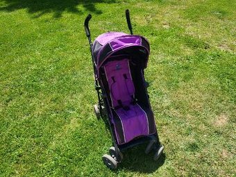 Sportovní skládací kočárek