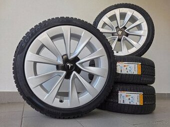 Orig. Tesla Model3 - Zimní Pirelli 235/40/19 - nejetá