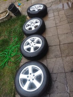 Zimní pneu 195/65 + ALU kola R15