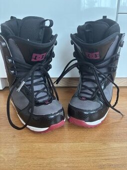 Boty na snowboard DC - 1