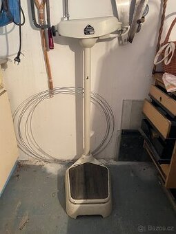 Stará lékařská váha Seca flamingo