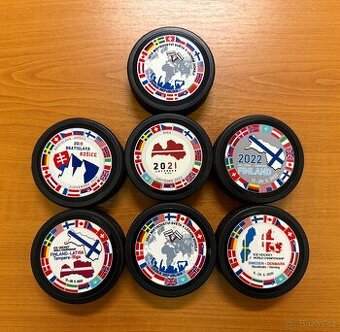 Set originál puků Rubena - MS hokej - Kovové plakety