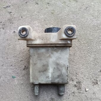 Alfa Romeo 156 nádobka serva