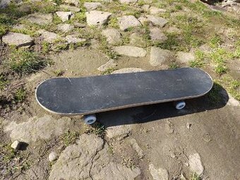 Skateboard 80 cm – Ideální na naučení (modrý design)