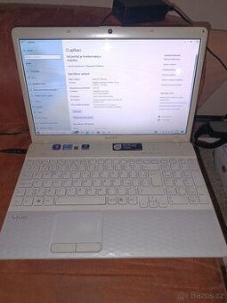 Sony VAIO – i3 / GeForce grafika / funkční