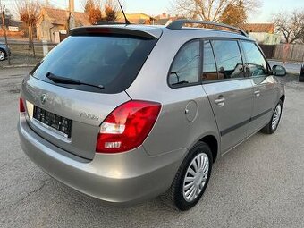 ŠKODA FABIA KOMBI 1. 4 MPI SERVISNÍ KNIHA 101.600 km