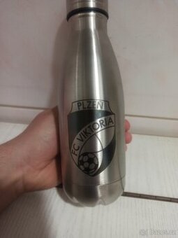 Prodám láhev na pití s potiskem FC Viktoria Plzeň
