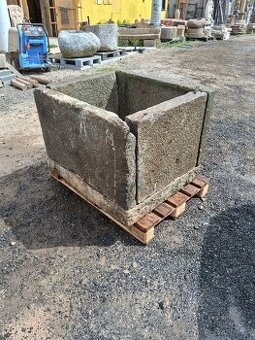 Kamenka kašna nádrž vodárna