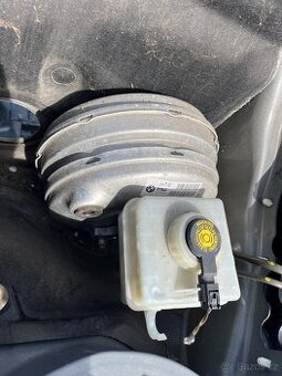 BMW e61 e60 e63 e64 posilovač brzd