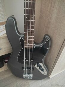 Jazz Bass Squier by Fender