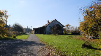 Na prodej komerční objekt(2332 m2)a poz.9733 m2 Kramolín